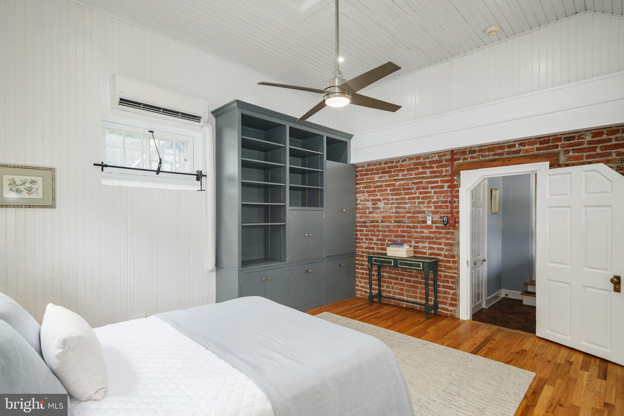 FOX HILL - Residential