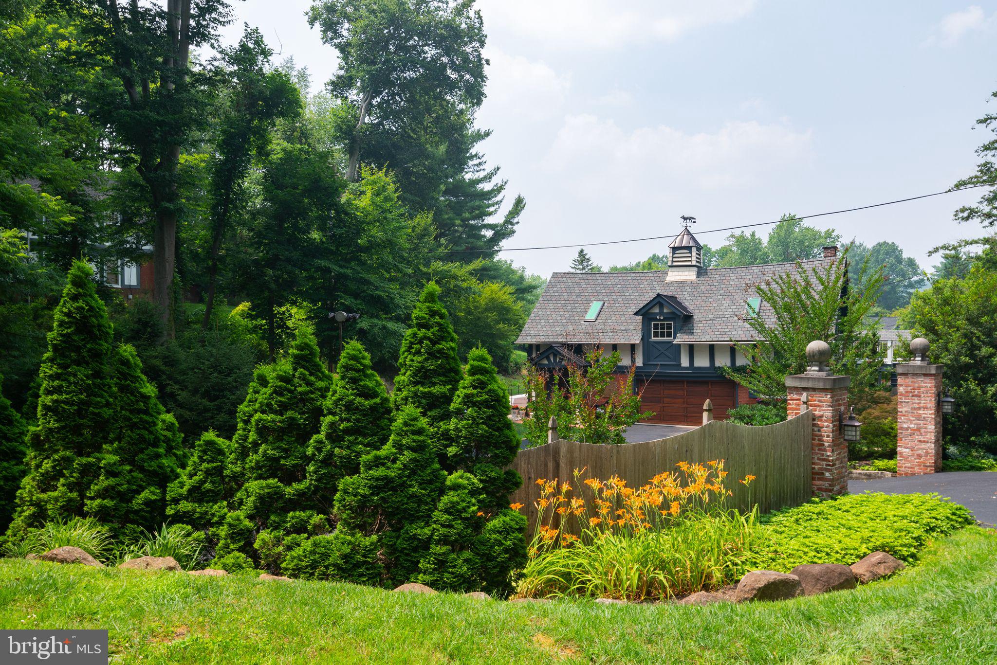 FOX HILL - Residential