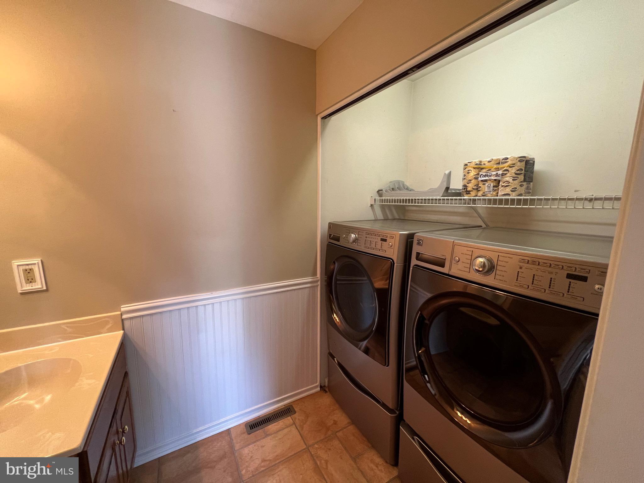 GLEN OAKS - Residential