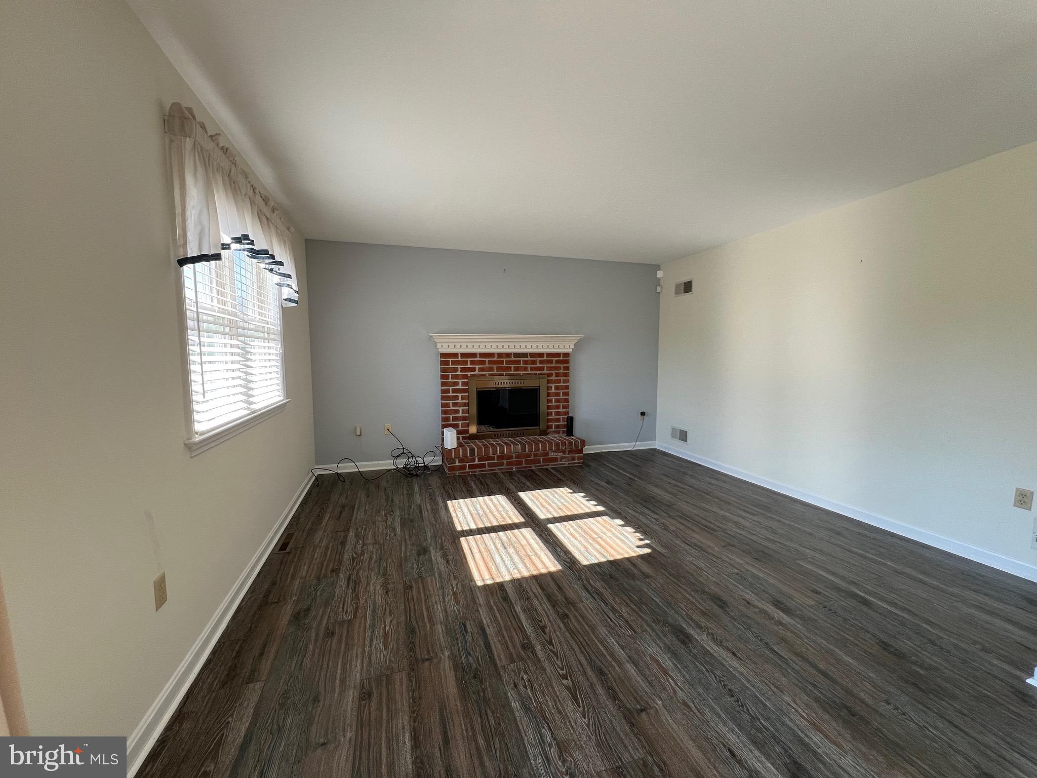 GLEN OAKS - Residential