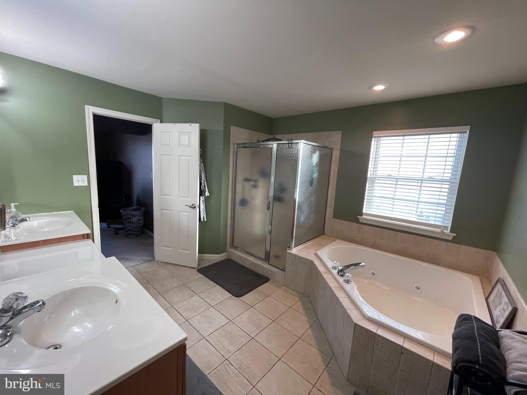 SUNSET KNOLL - Residential