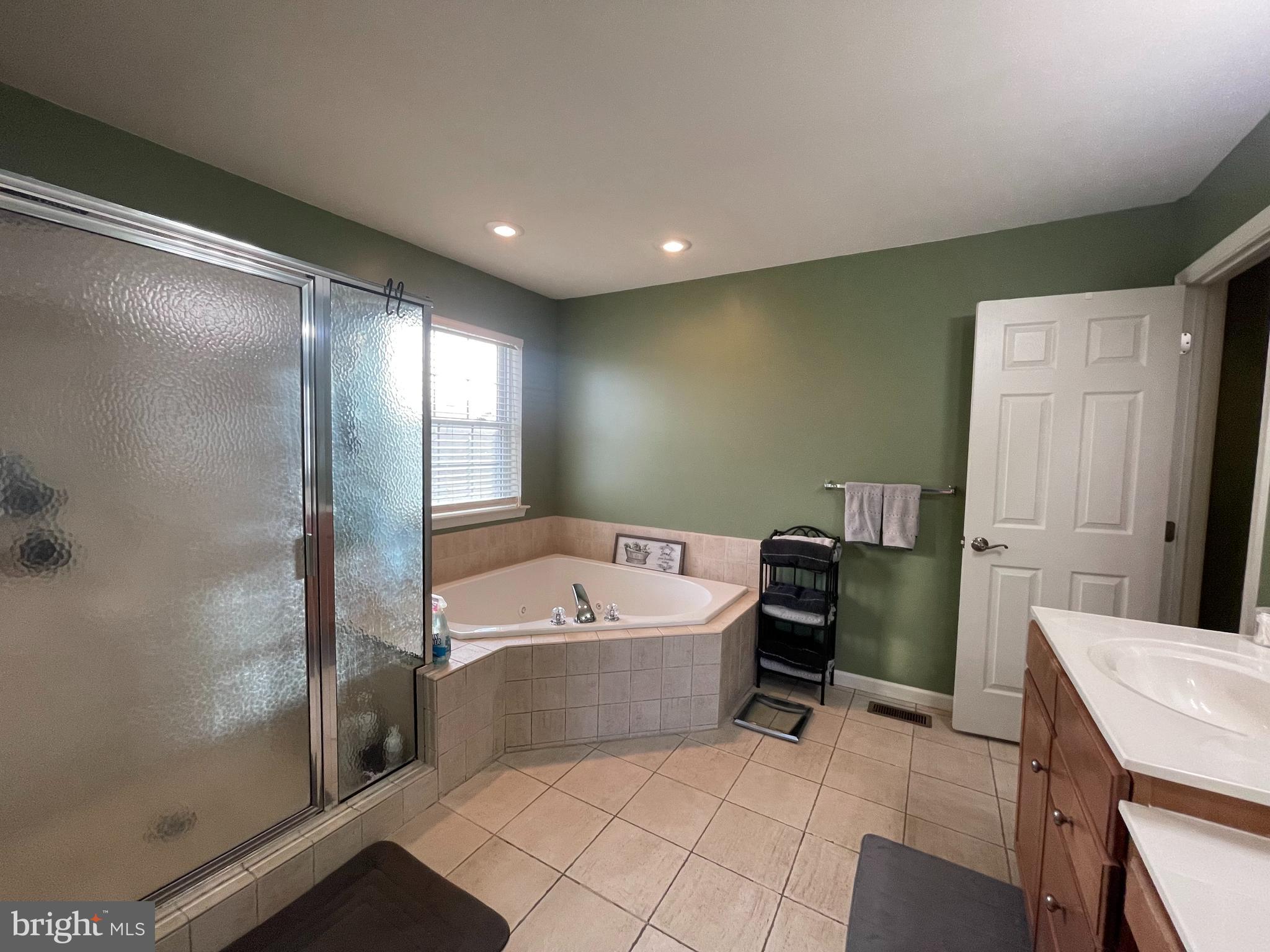 SUNSET KNOLL - Residential