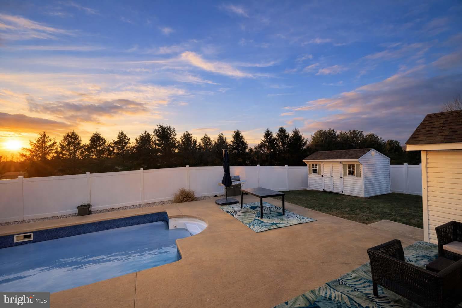 SUNSET KNOLL - Residential