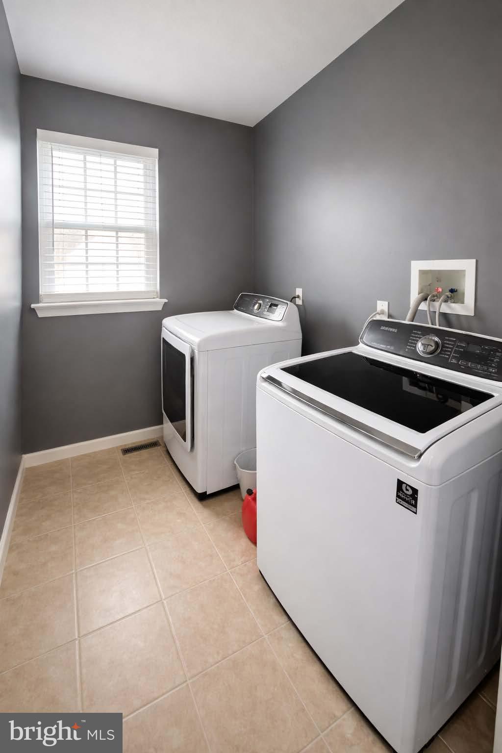 SUNSET KNOLL - Residential