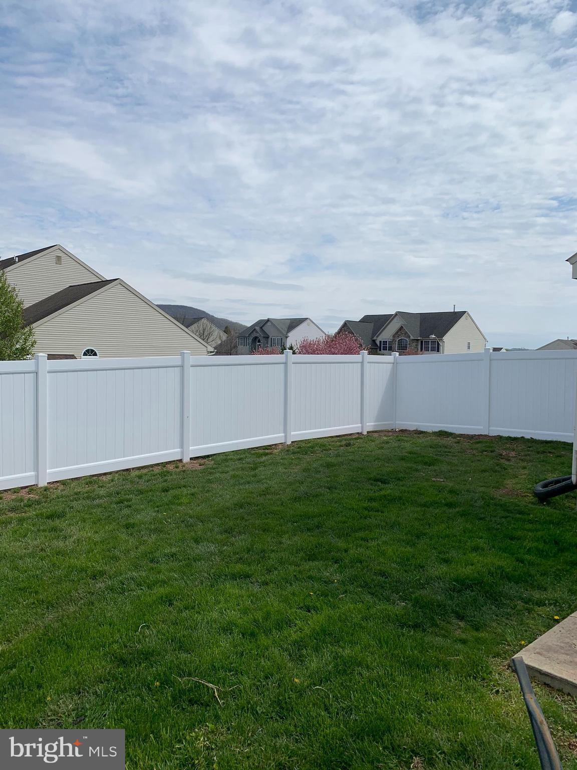 SUNSET KNOLL - Residential