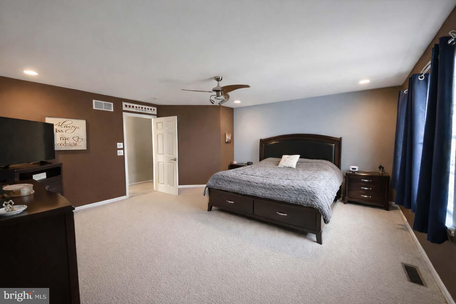 SUNSET KNOLL - Residential