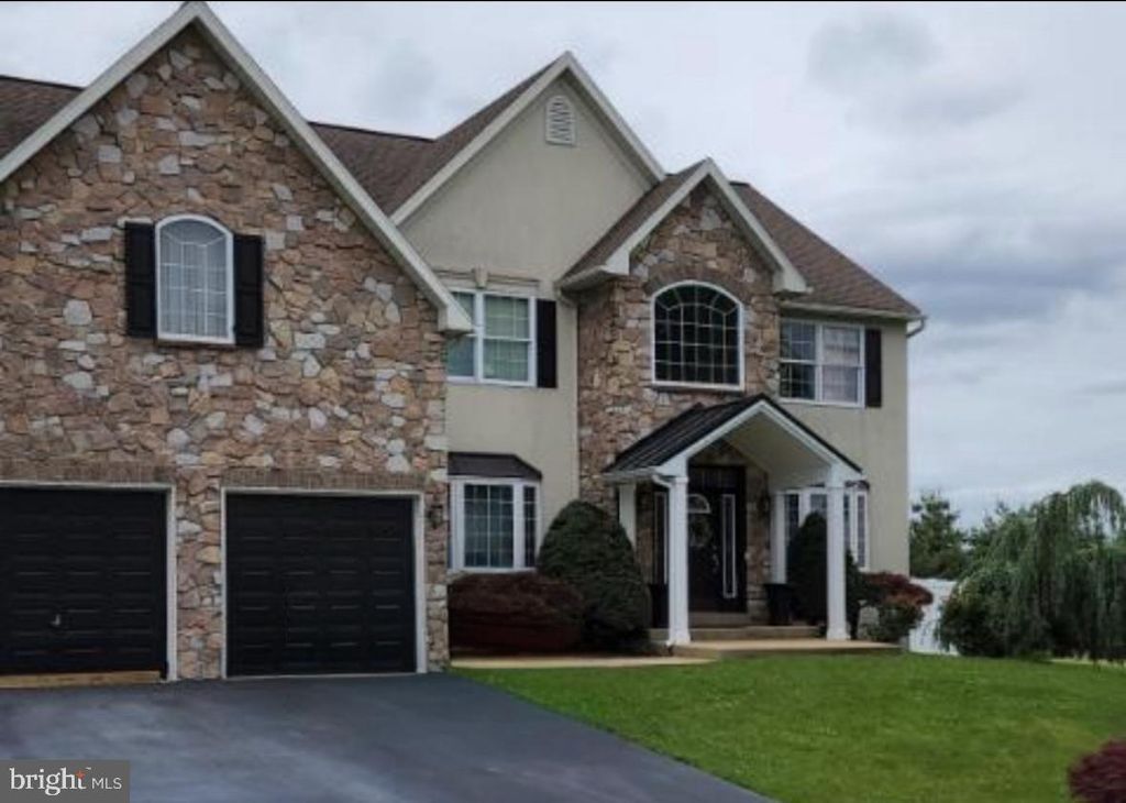 Photo of 303 Buckhead Lane, DOUGLASSVILLE, PA 19518 (MLS # PABK2068410)