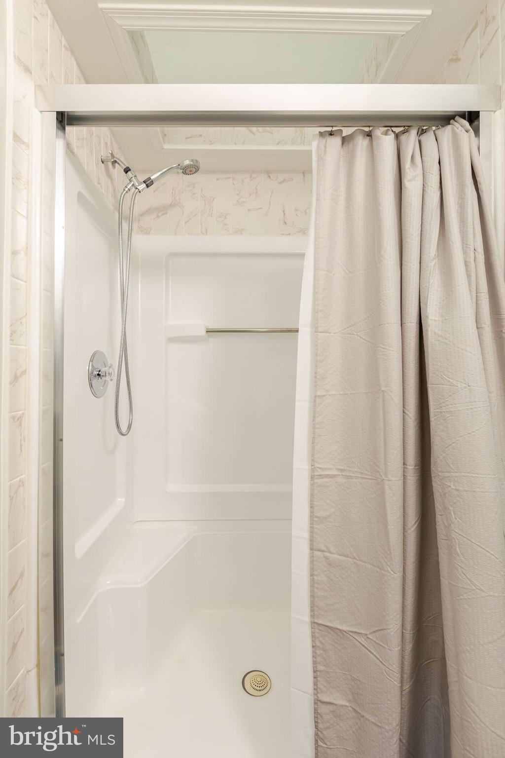 MONTGOMERY PLACE - Residential Lease