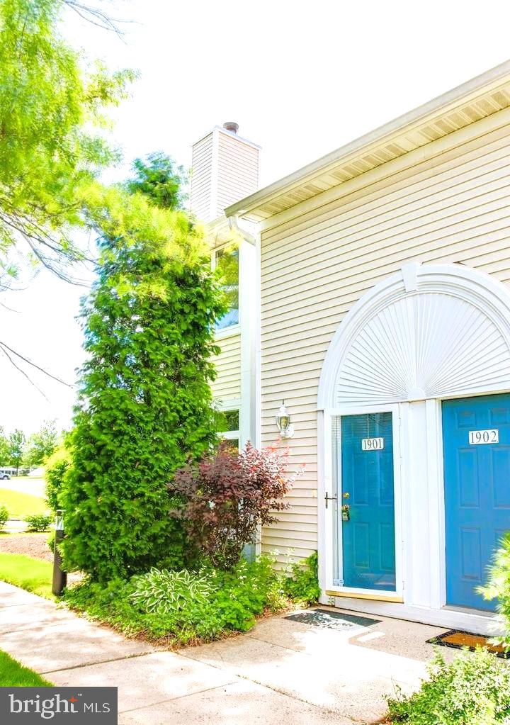 MONTGOMERY PLACE - Residential Lease