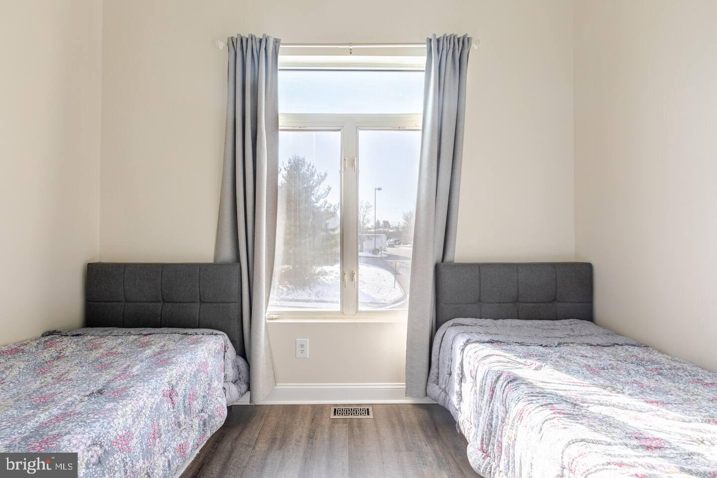 MONTGOMERY PLACE - Residential Lease