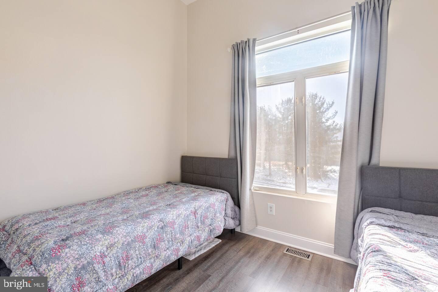 MONTGOMERY PLACE - Residential Lease