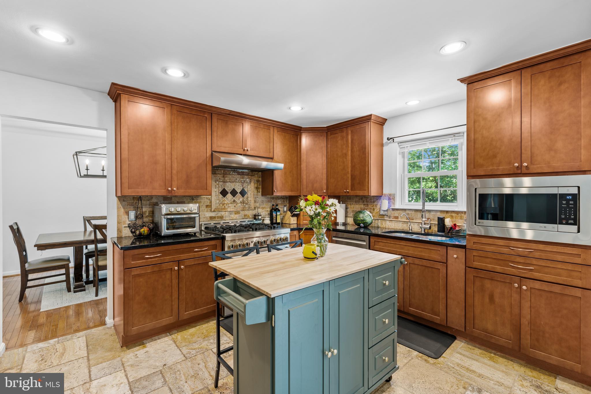 316 SILVER RIDGE DRIVE