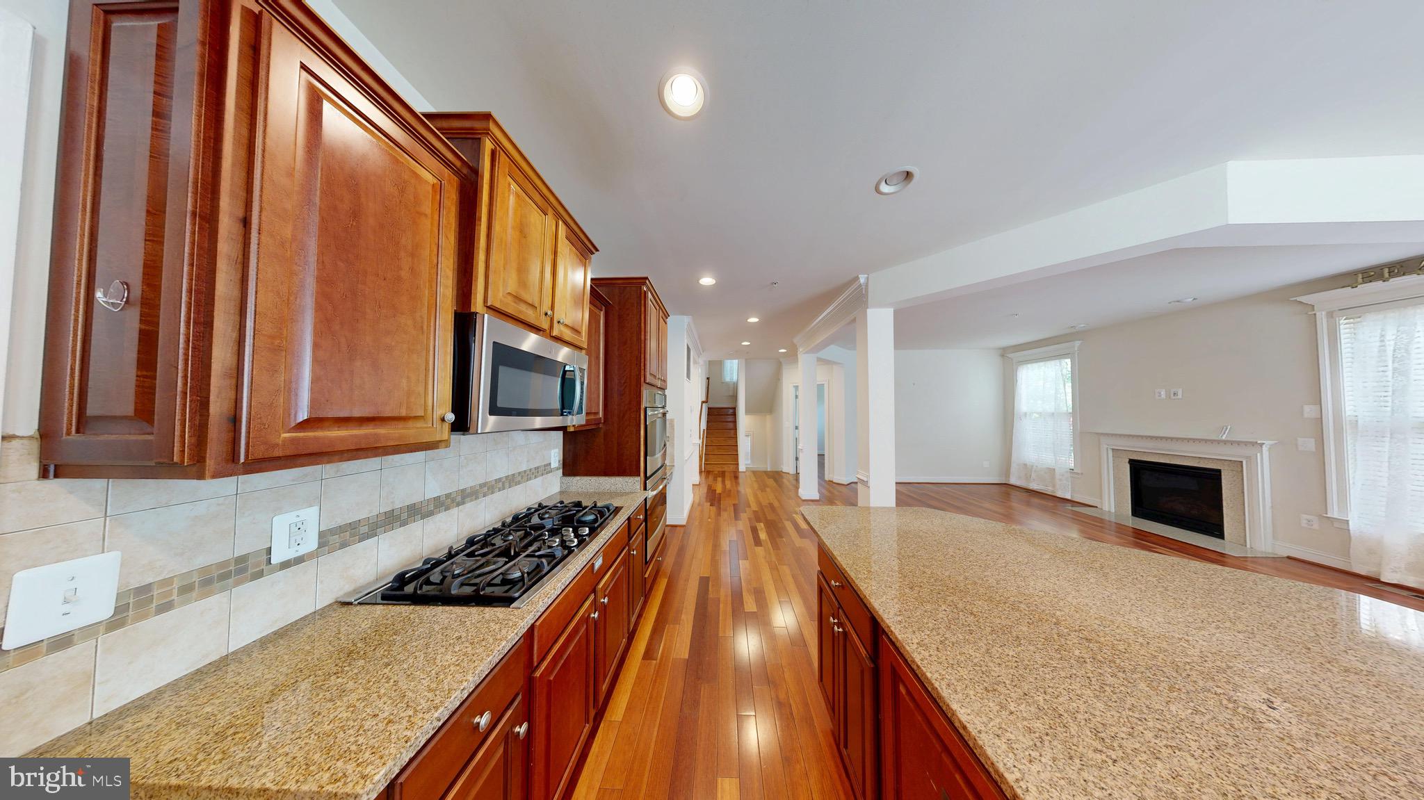3041 MOORE LANE