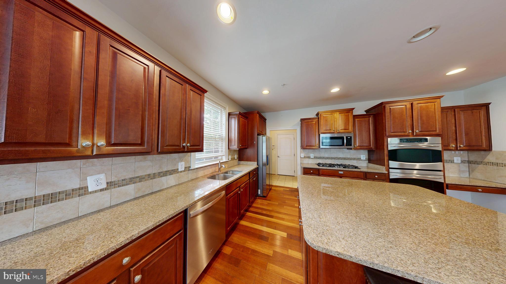 3041 MOORE LANE