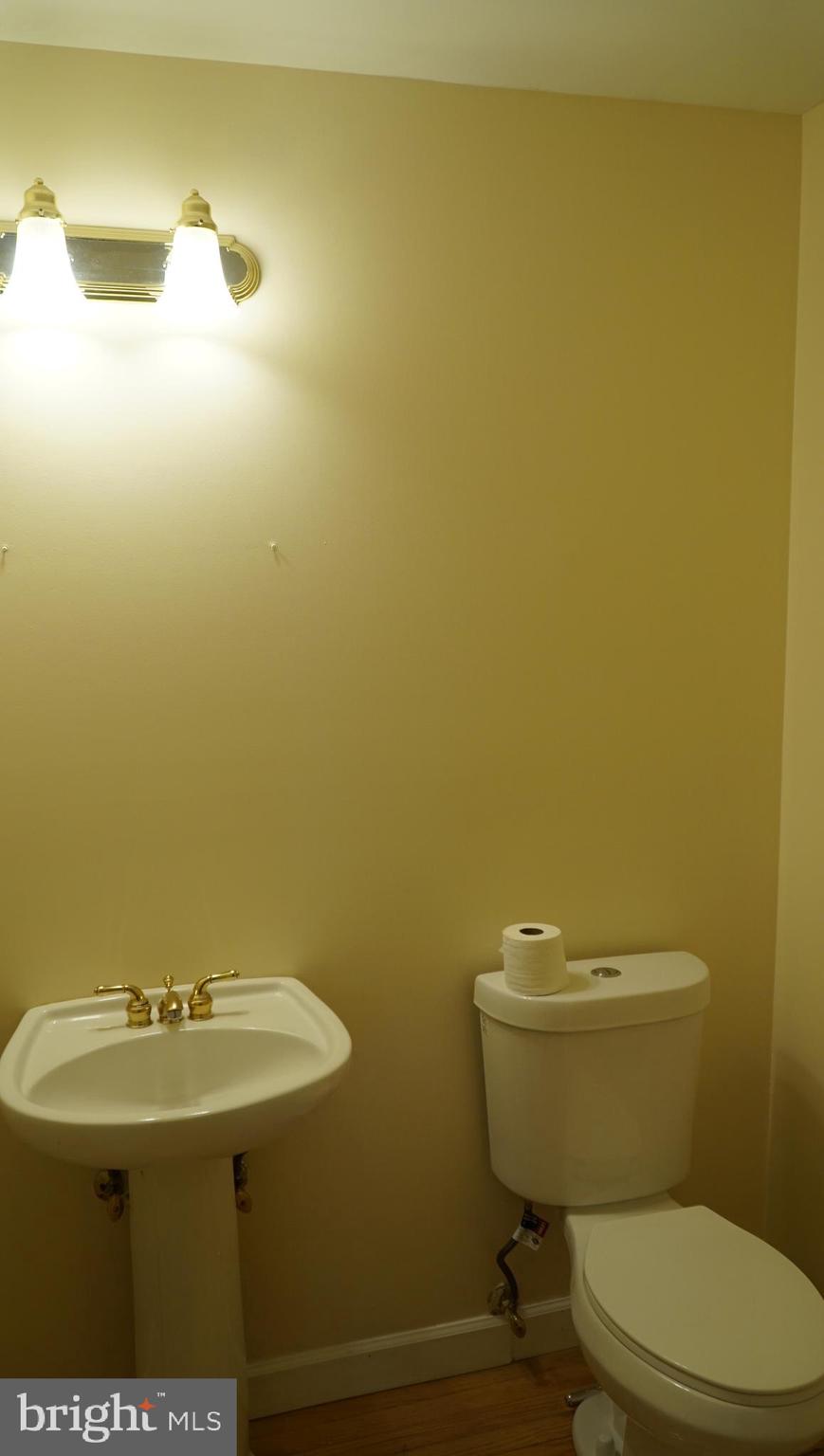 WAVERLY WOODS - Residential Lease