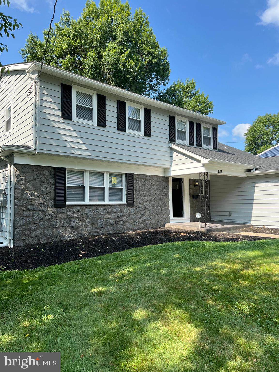 1758 ROLLING LANE
