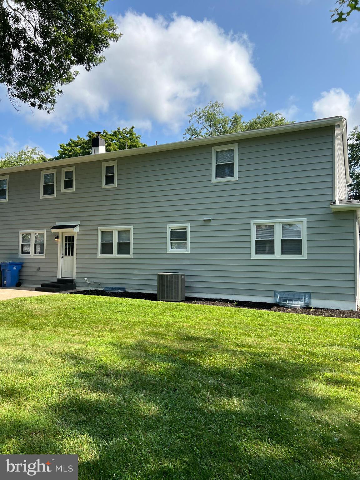 1758 ROLLING LANE