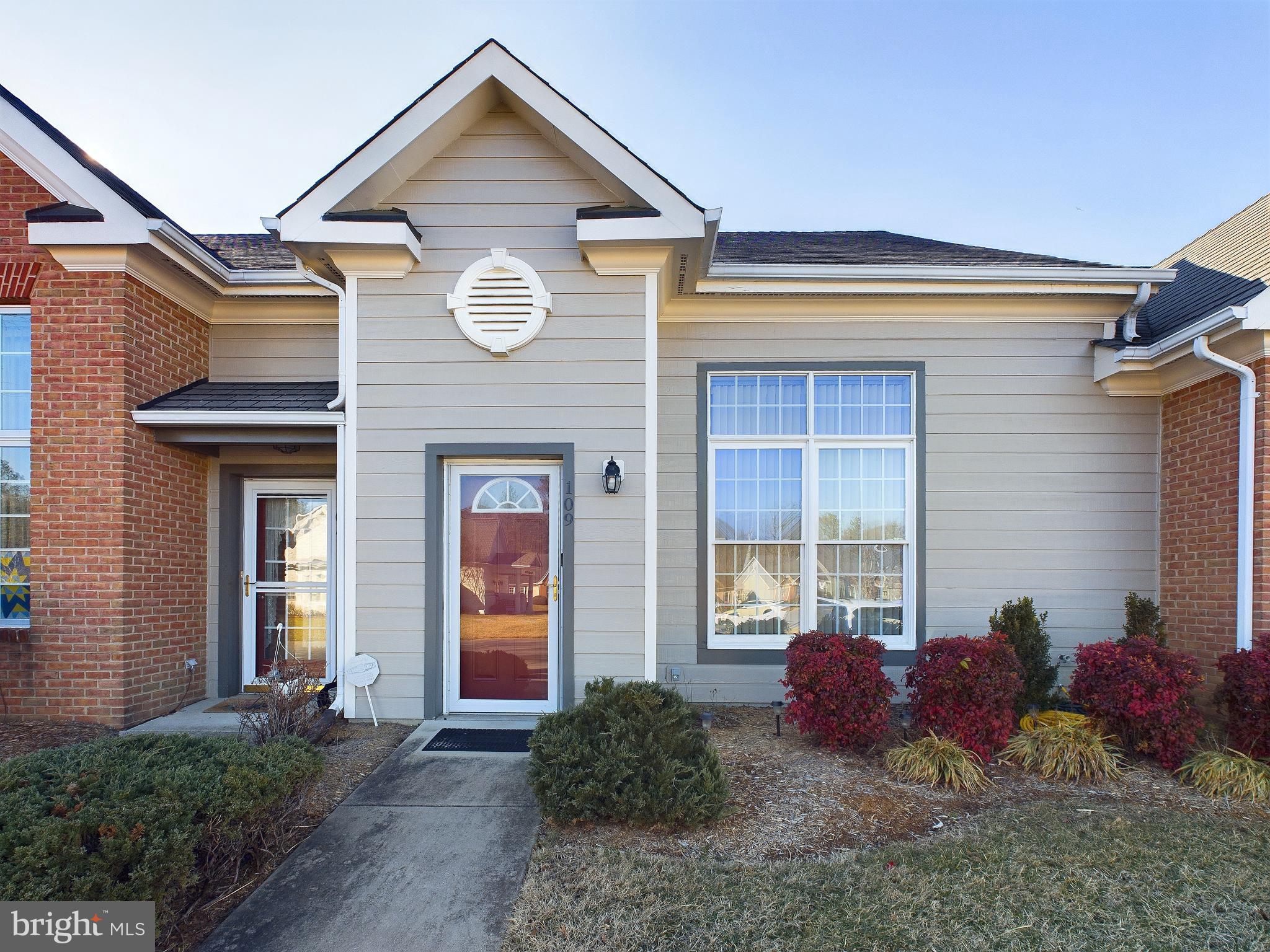 WASHINGTON SQUARE LA PLA - Residential