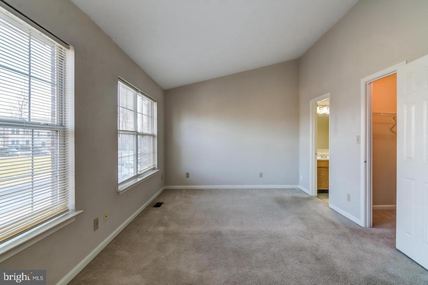 HAMPTON OAKS - Residential Lease