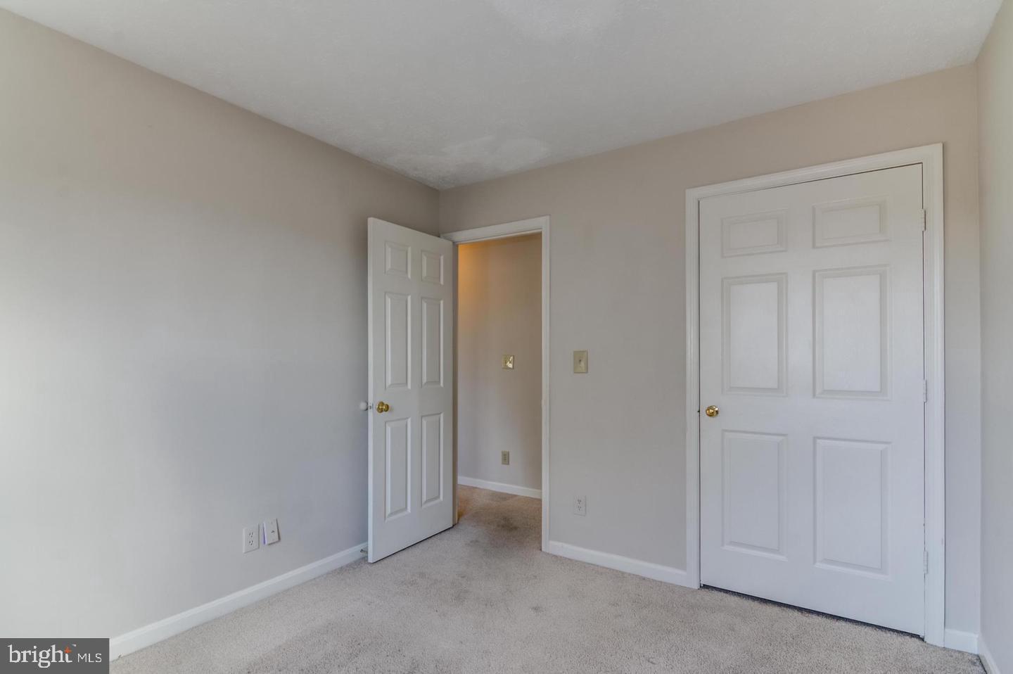 HAMPTON OAKS - Residential Lease