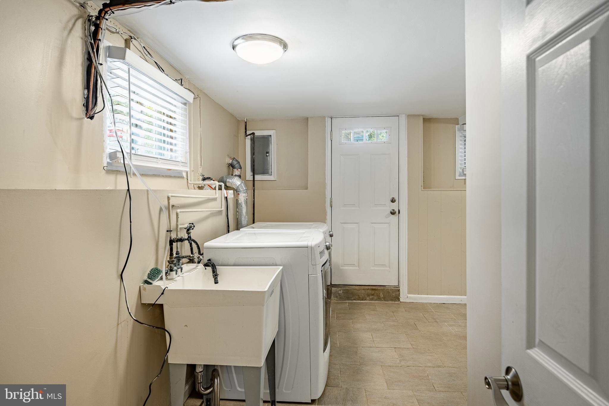 LEEDOM ESTS - Residential