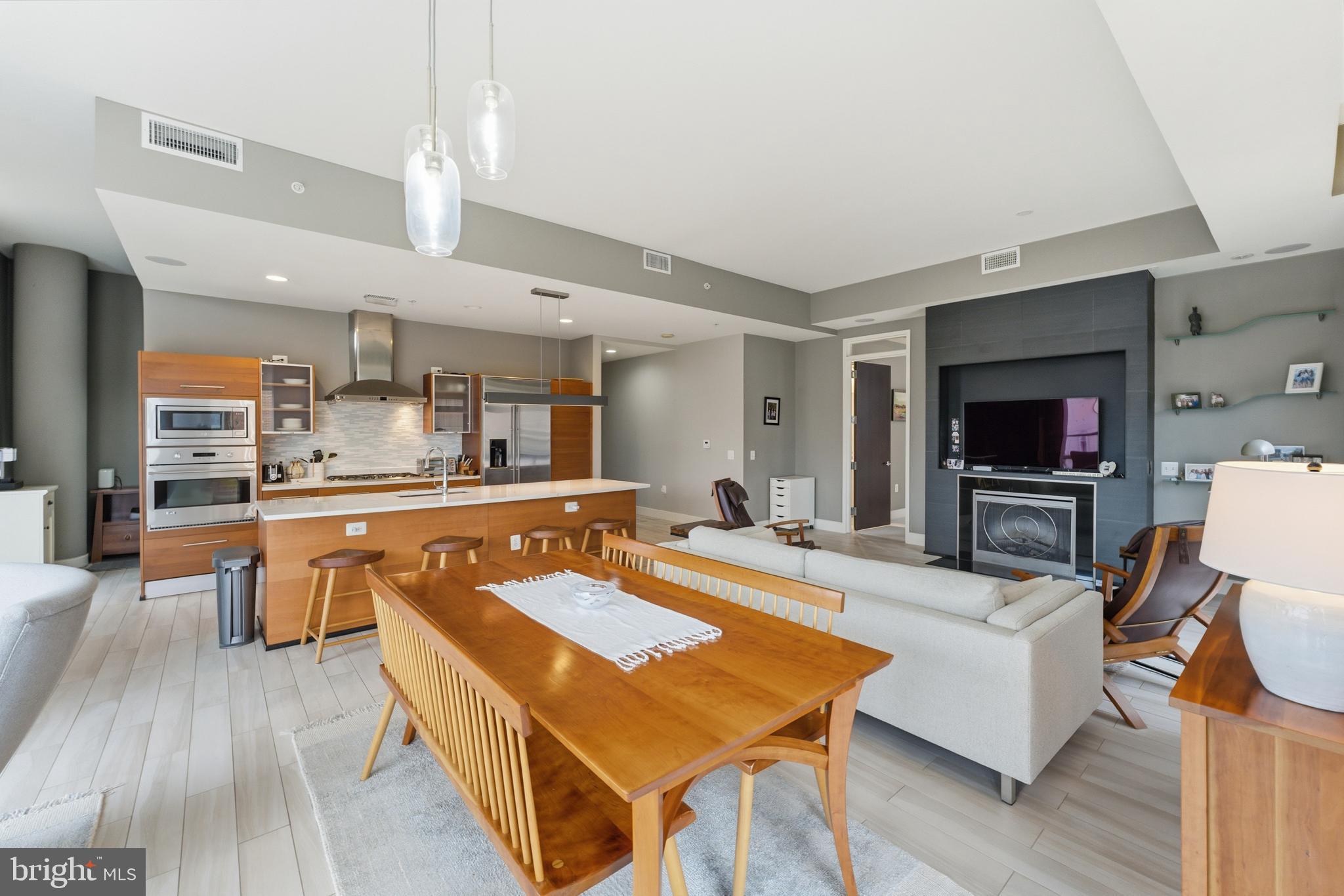 RESTON TOWN CENTER - Residential