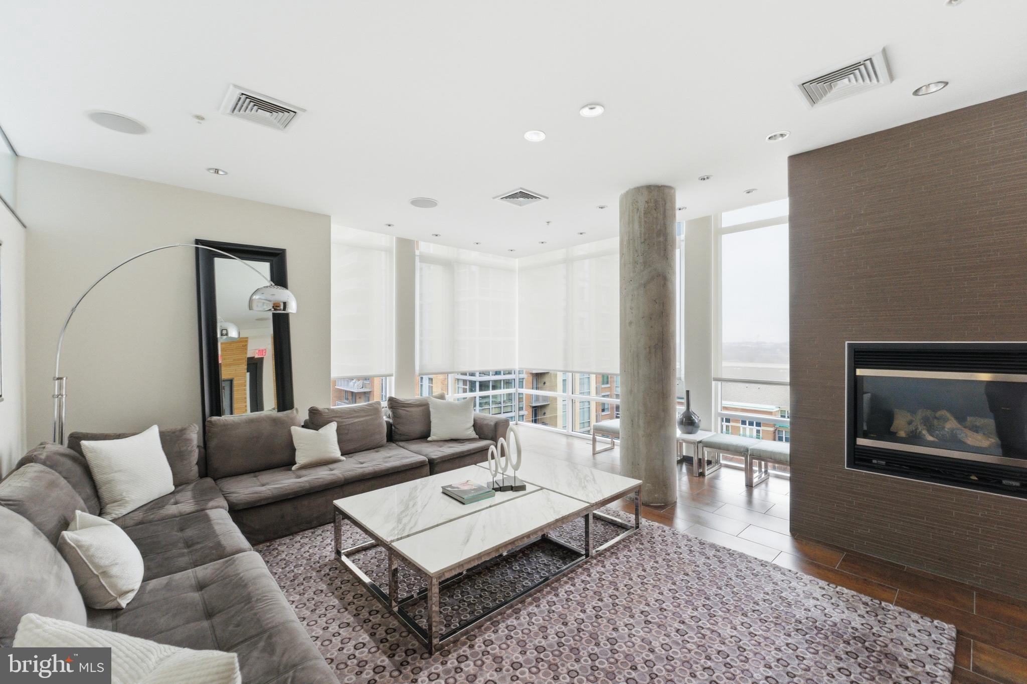 RESTON TOWN CENTER - Residential