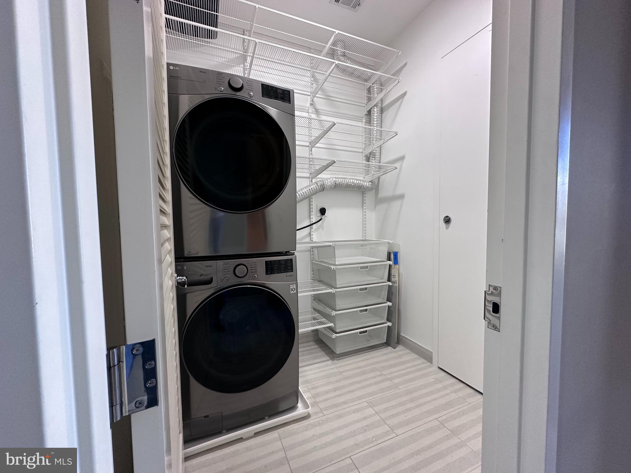 RESTON TOWN CENTER - Residential