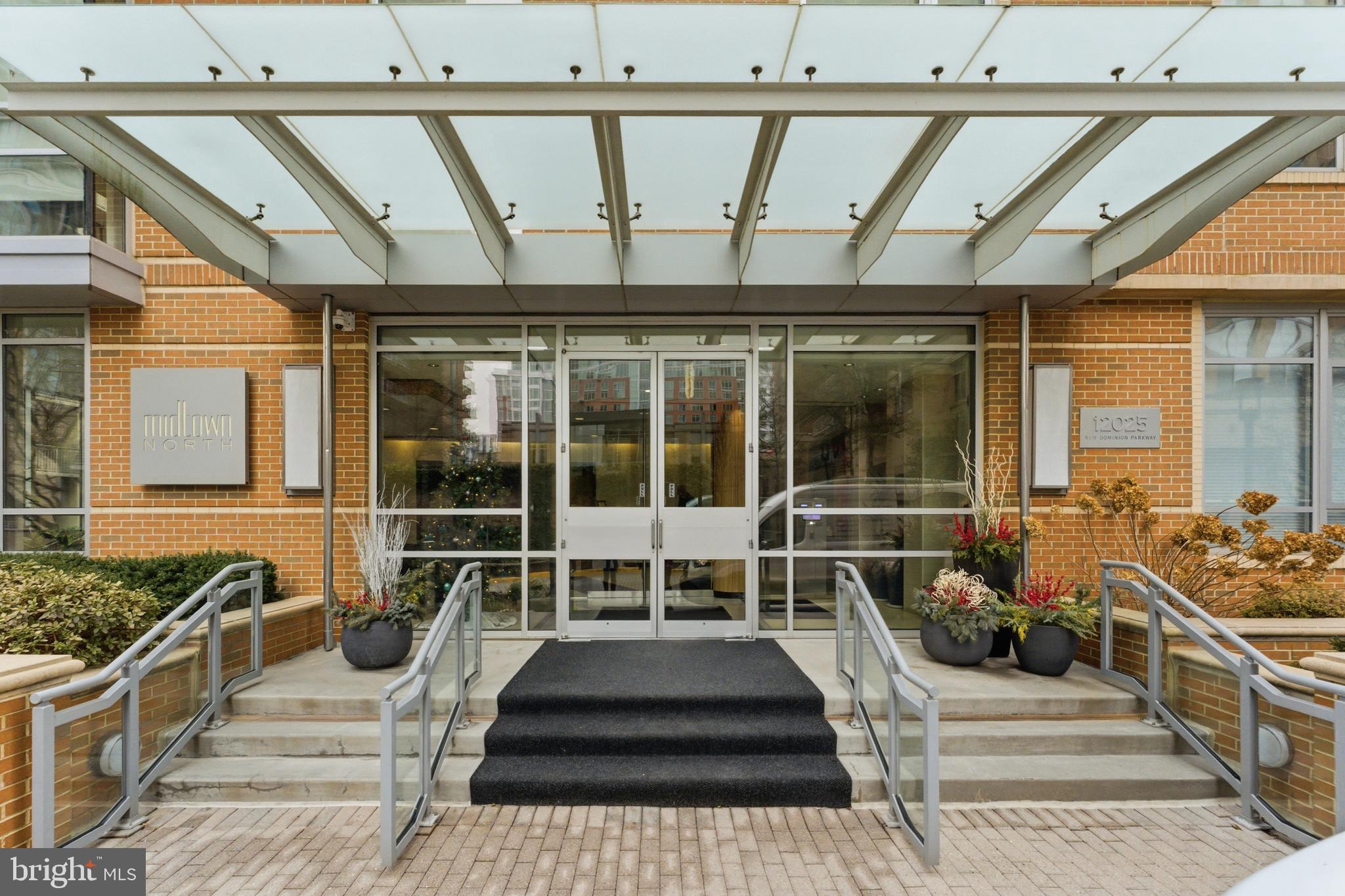 RESTON TOWN CENTER - Residential