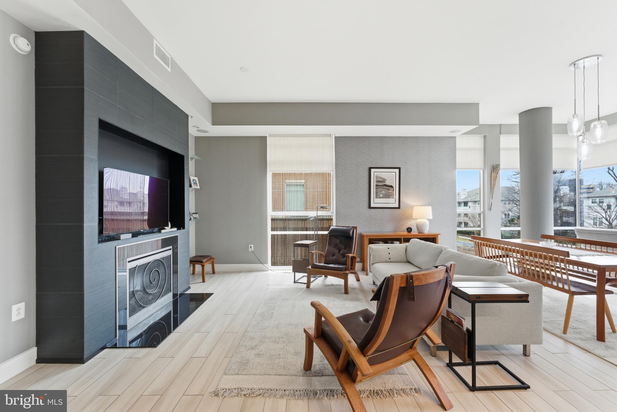 RESTON TOWN CENTER - Residential