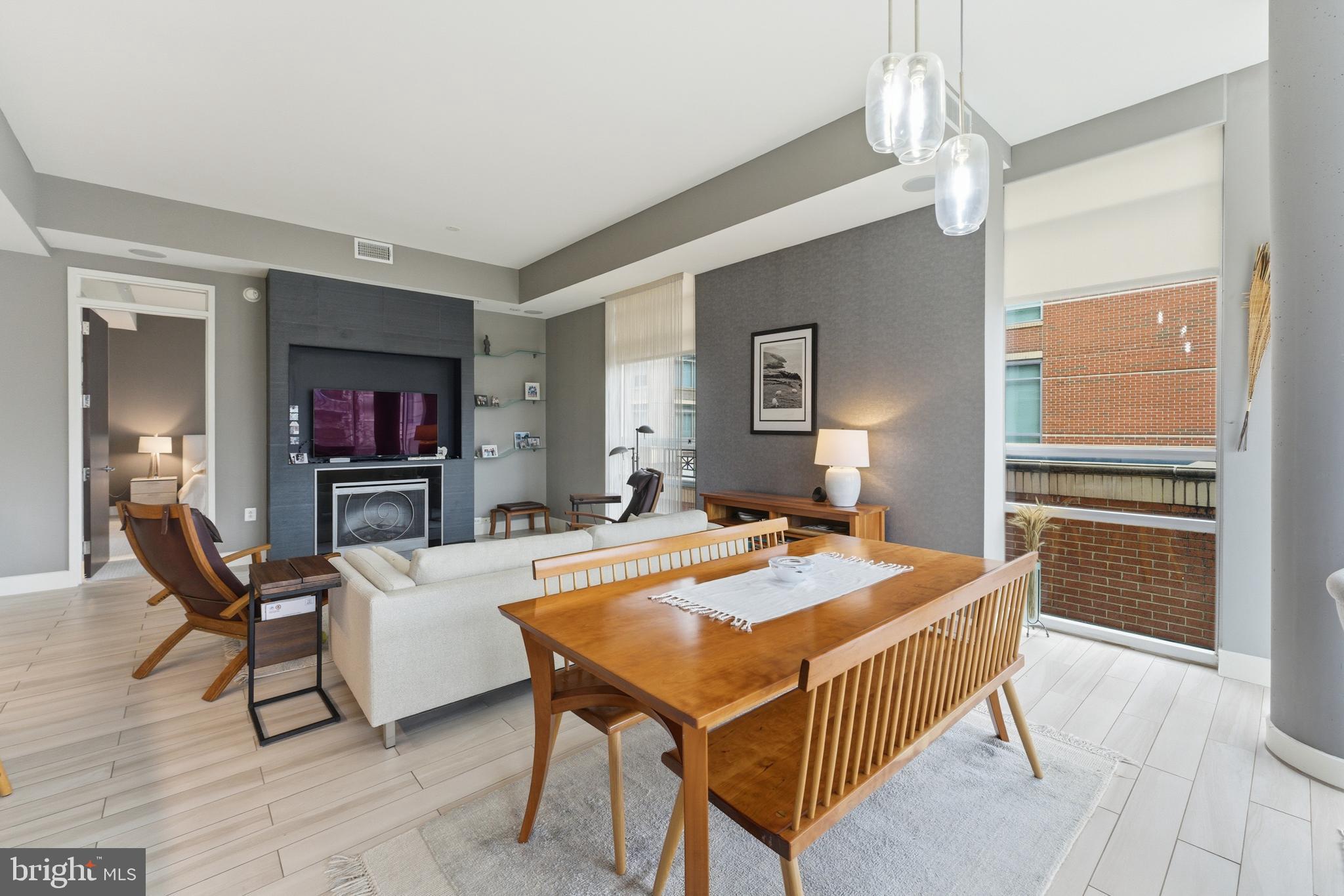 RESTON TOWN CENTER - Residential