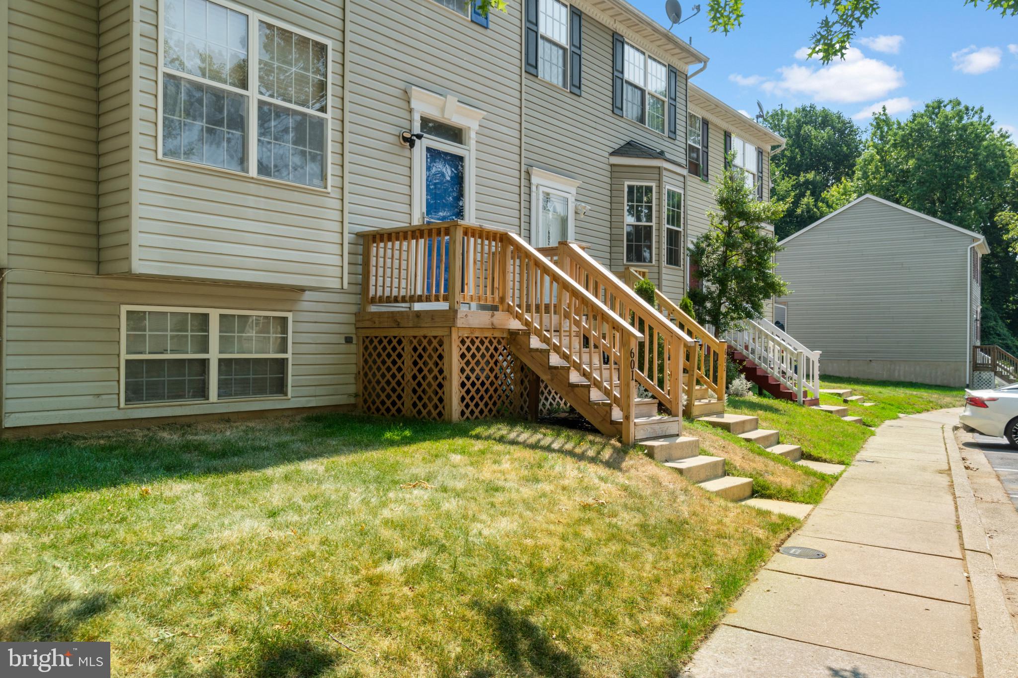 OXFORD LANDING - Residential