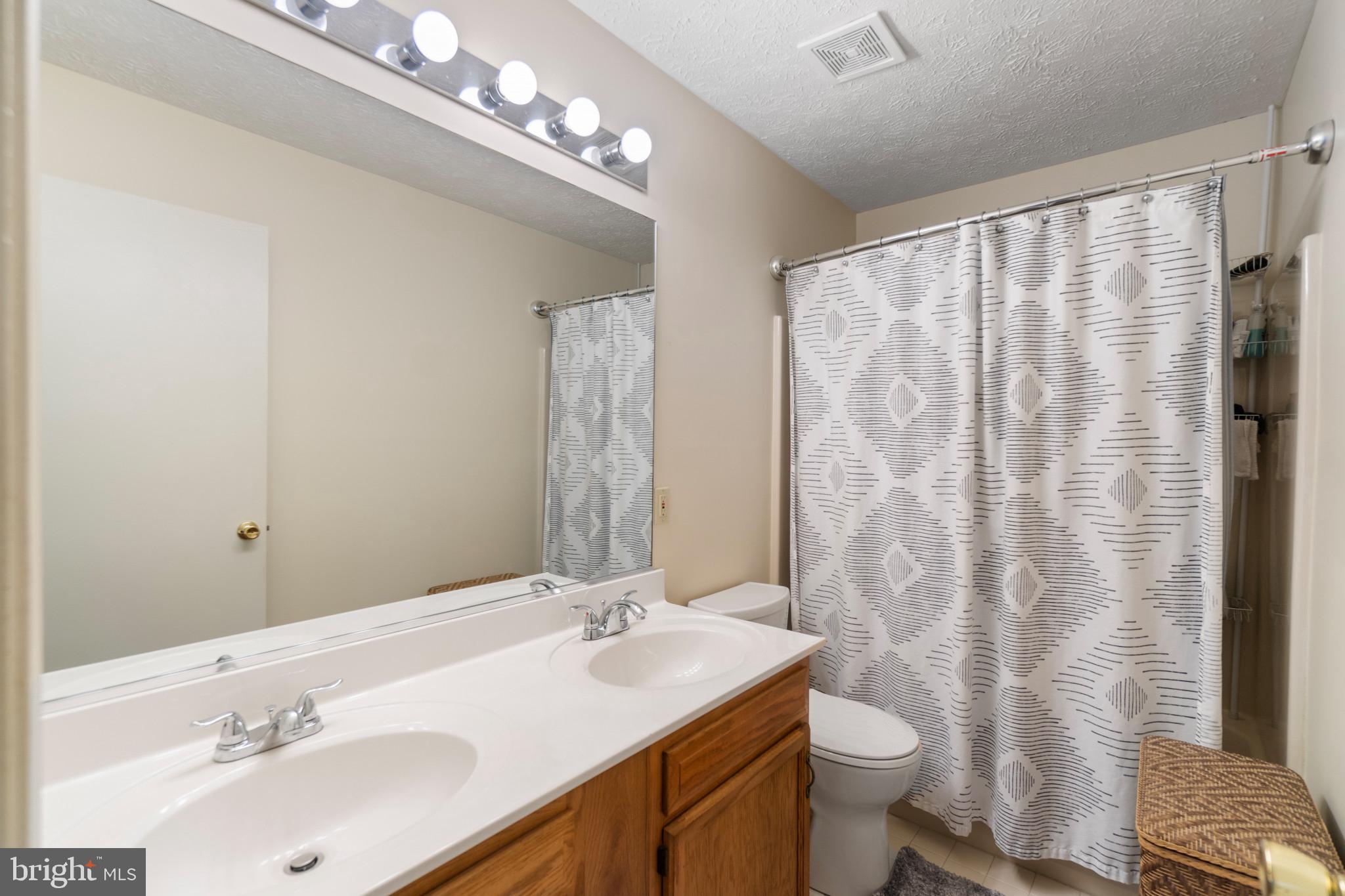 OXFORD LANDING - Residential