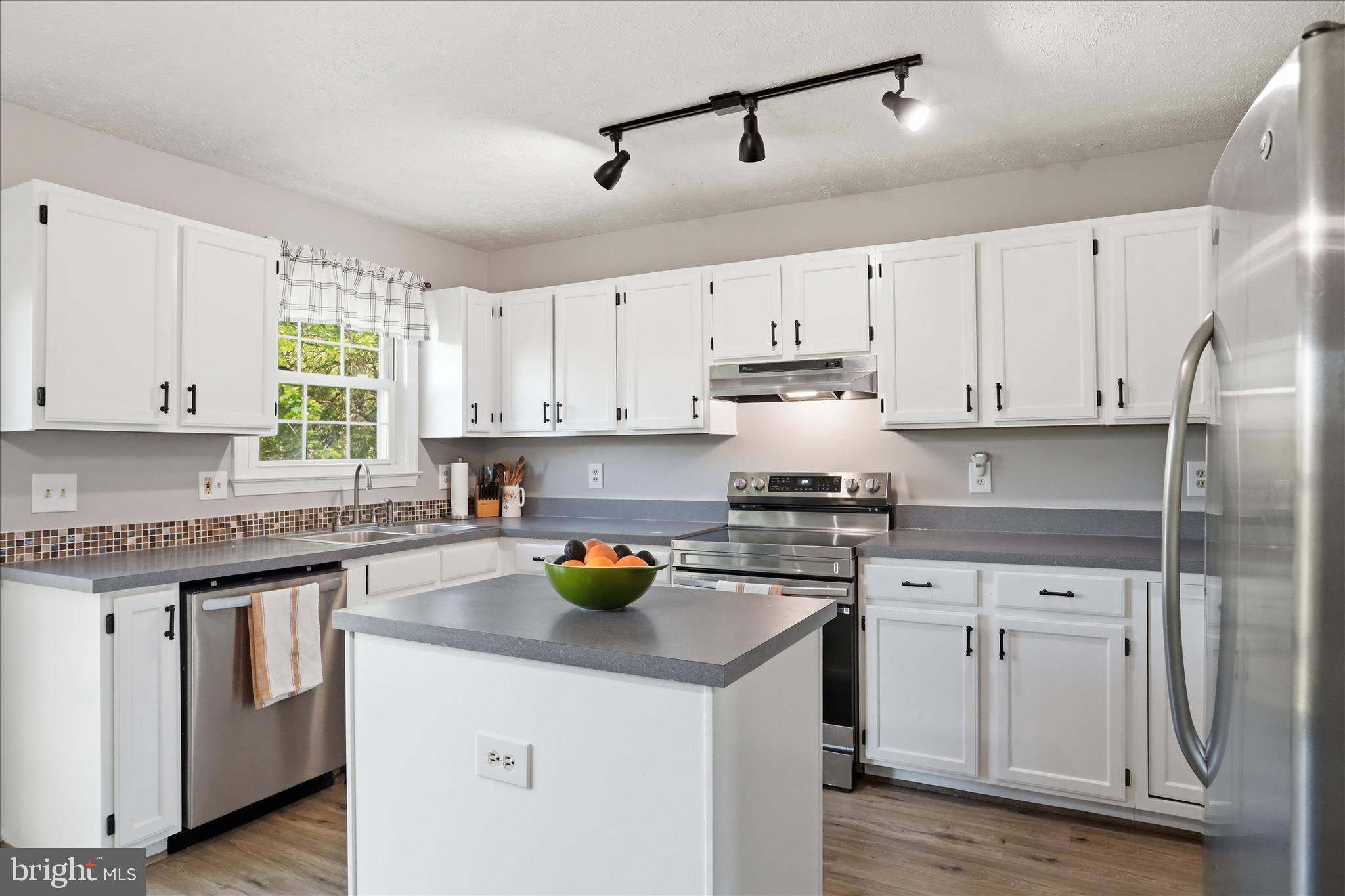 APPLE MT LAKE - Residential