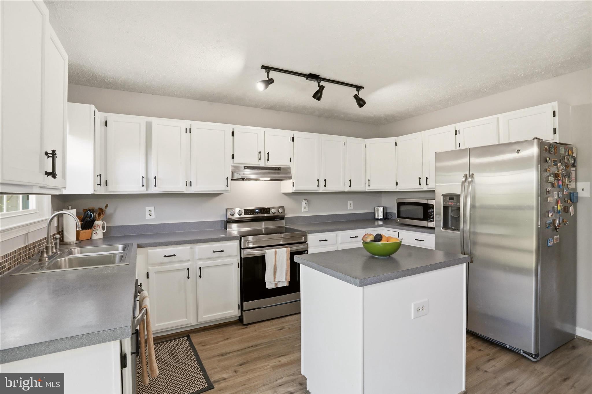 APPLE MT LAKE - Residential