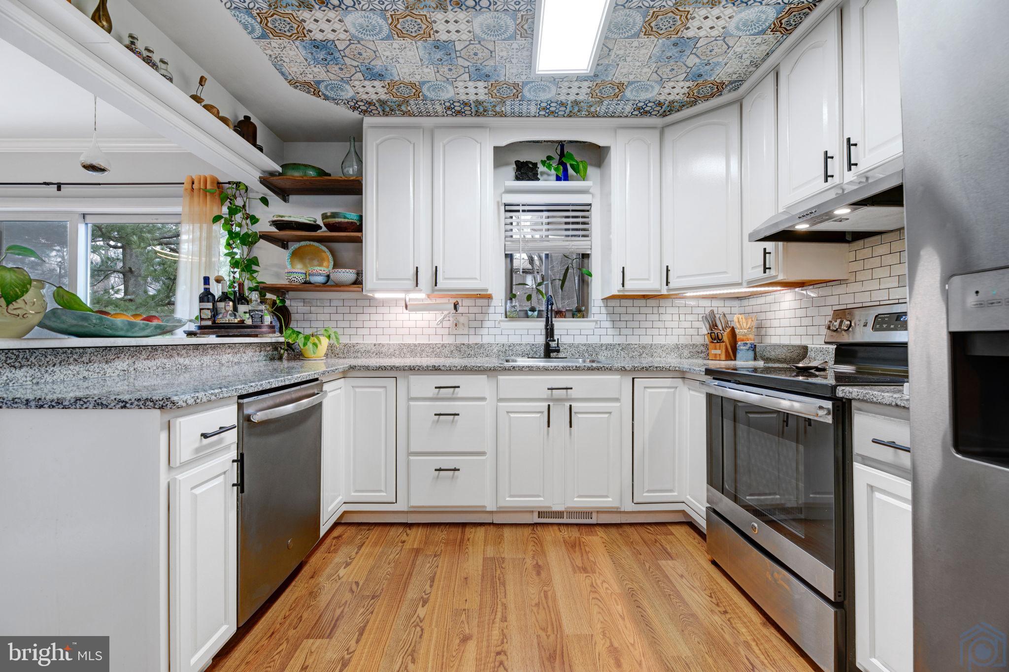 KIMBERLY WOODS VILLAGE - Residential