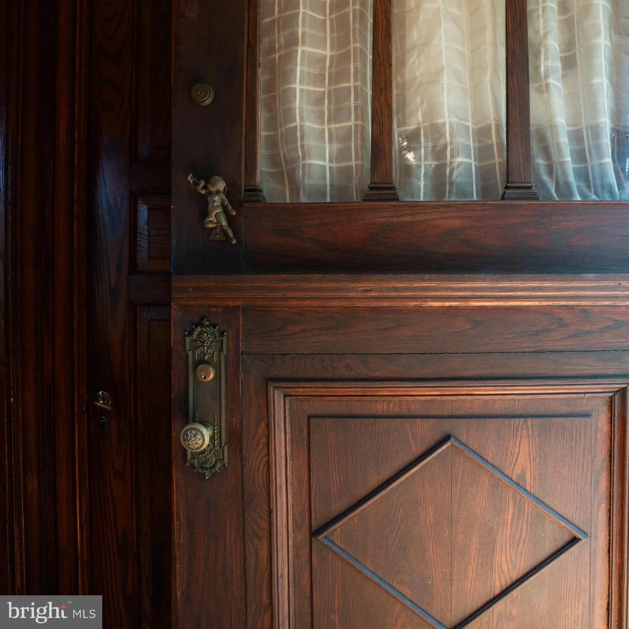 Elkins Park, Pennsylvania 19027, United States, 6 Bedrooms Bedrooms, ,4 BathroomsBathrooms,Residential,Contingent,155346