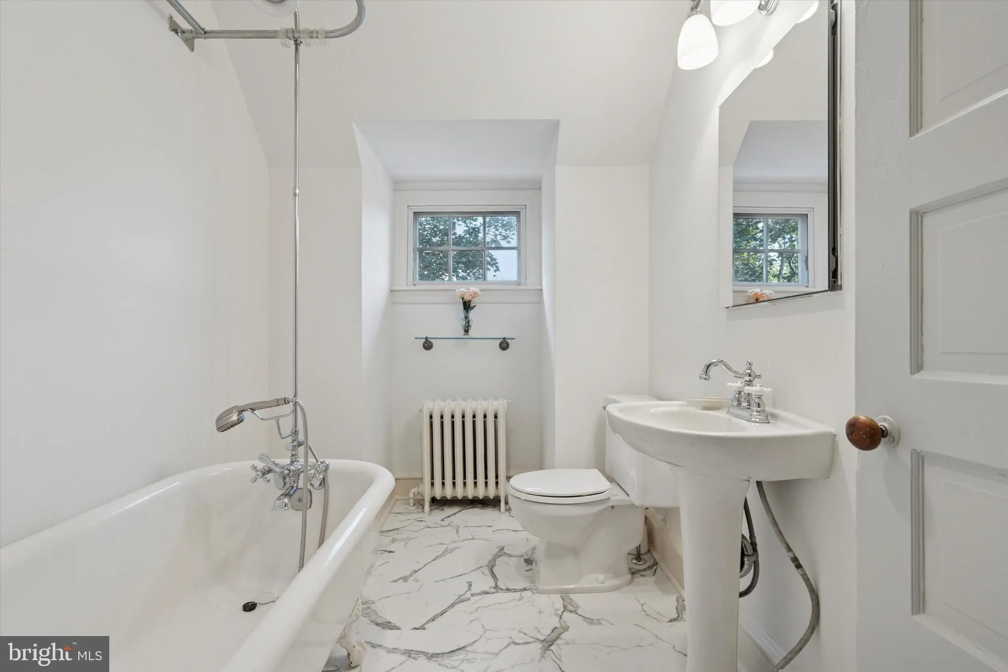 Elkins Park, Pennsylvania 19027, United States, 6 Bedrooms Bedrooms, ,4 BathroomsBathrooms,Residential,Contingent,155346