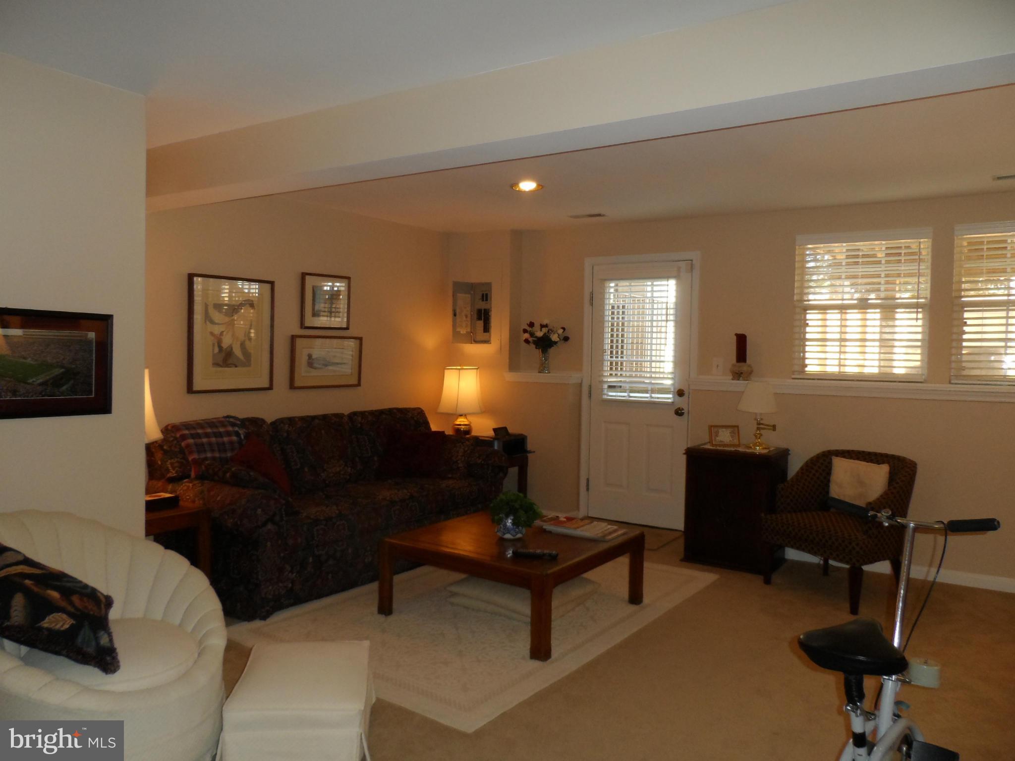 POTOMAC LAKES - Residential Lease