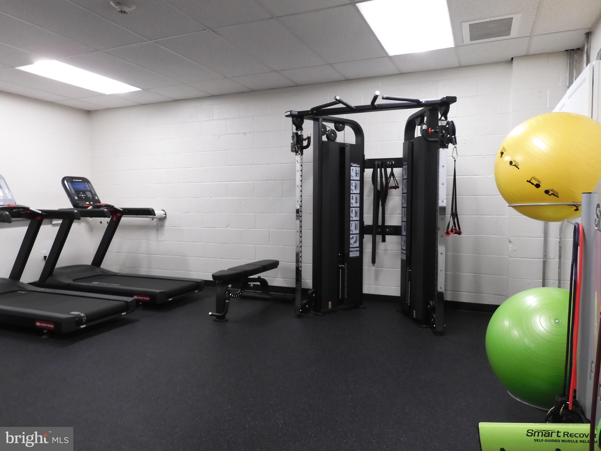 LIGHTHOUSE POINT EAST - Residential