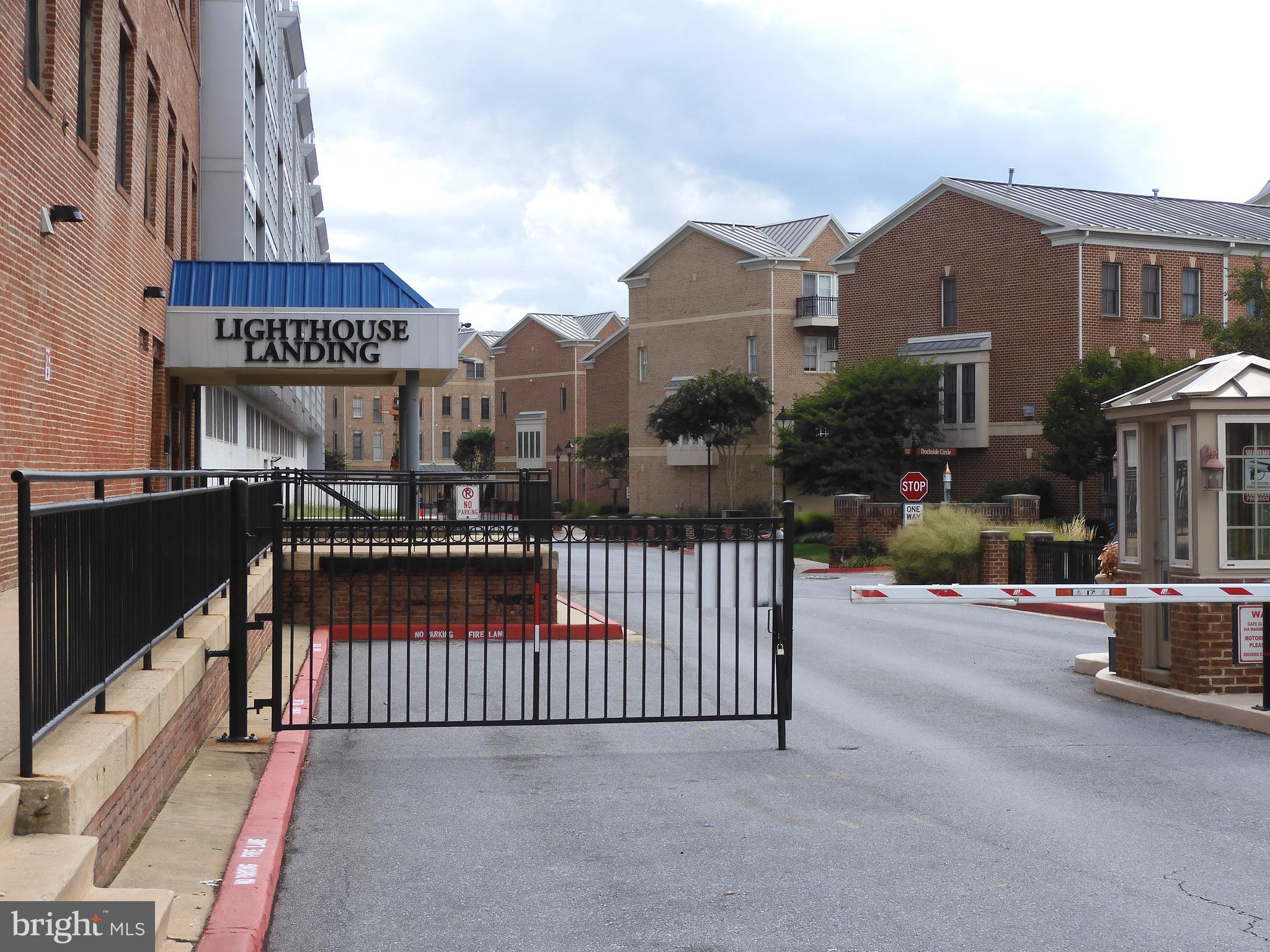 LIGHTHOUSE POINT EAST - Residential