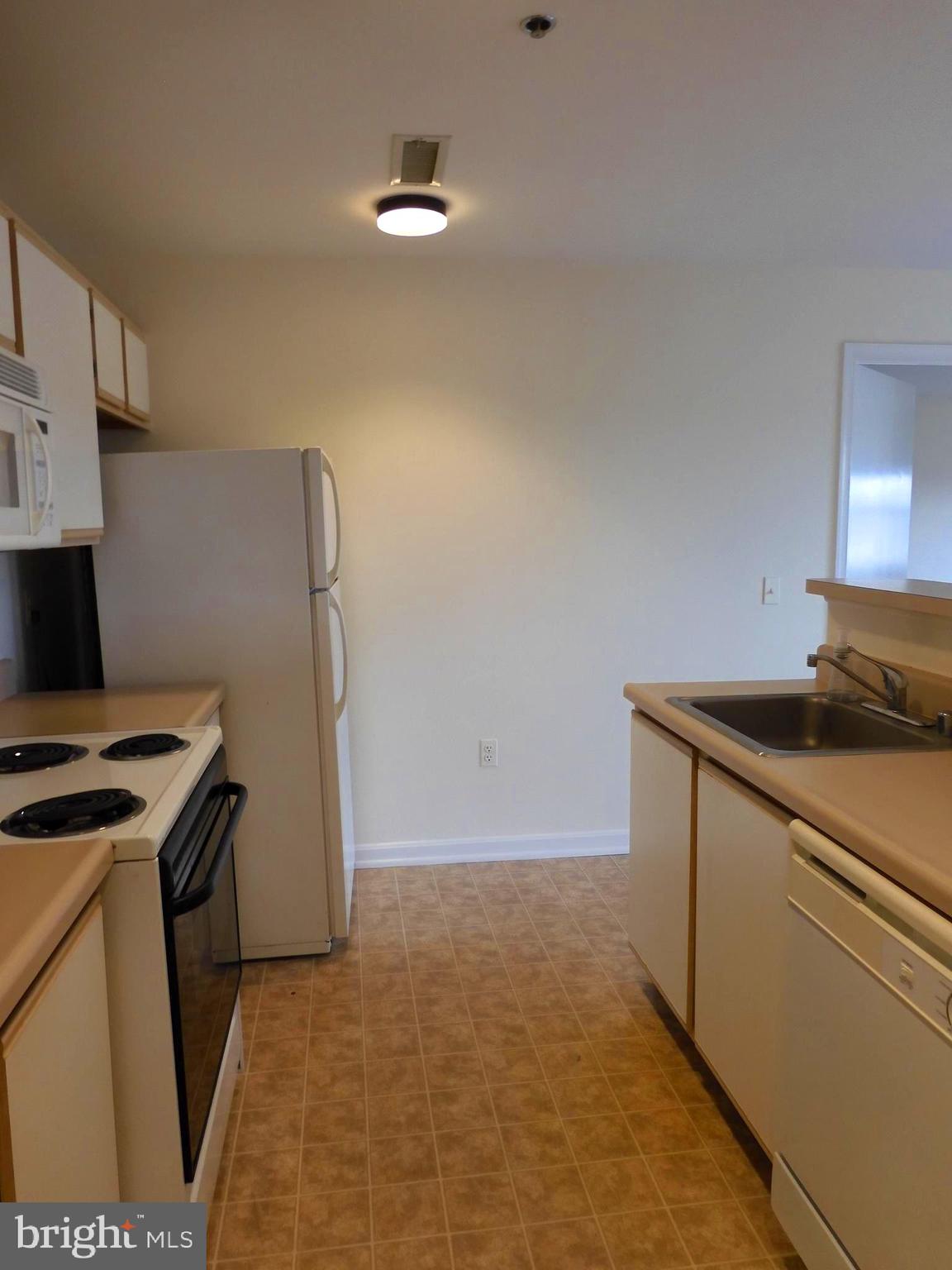 LIGHTHOUSE POINT EAST - Residential