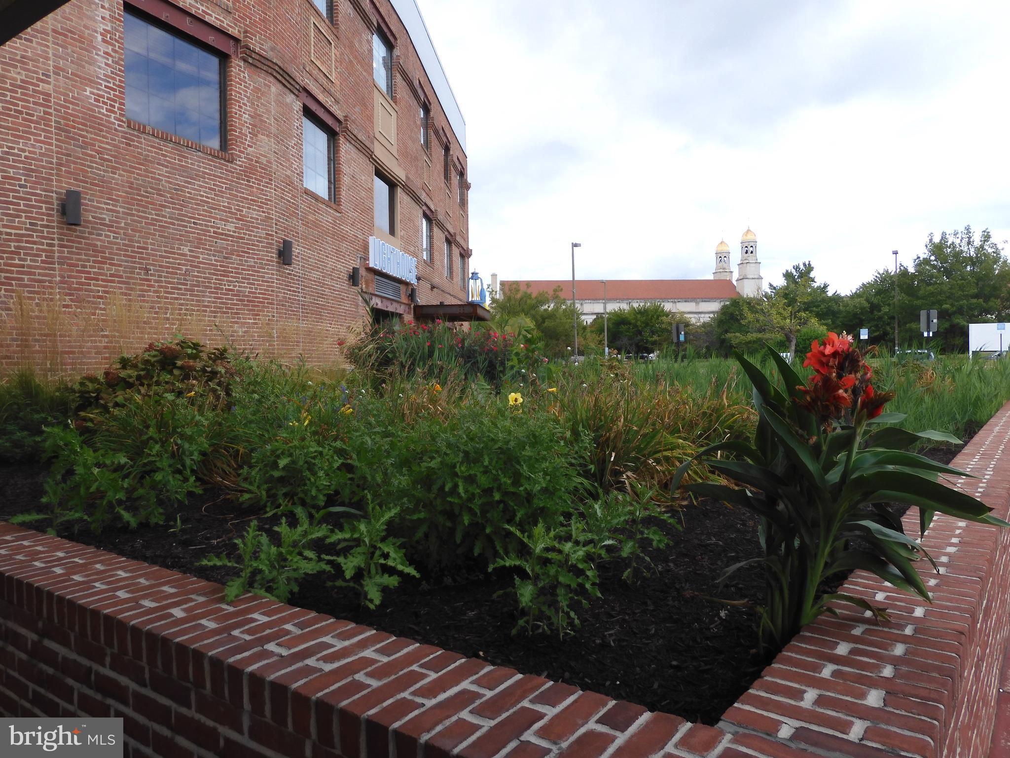 LIGHTHOUSE POINT EAST - Residential