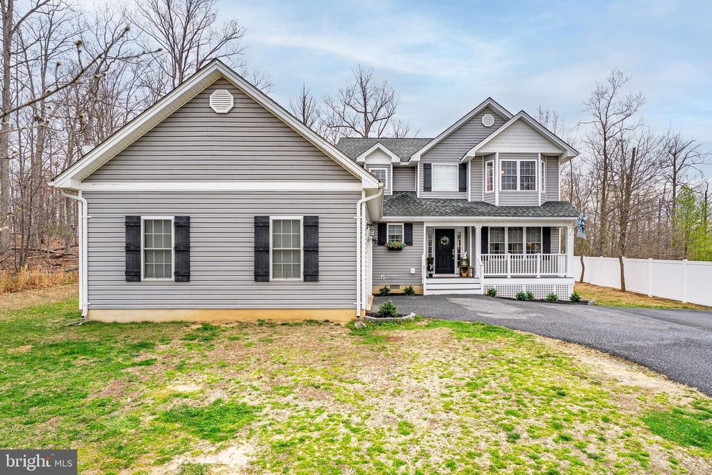 Photo of 406 Woodland Drive, LURAY, VA 22835 (MLS # VAPA2006218)