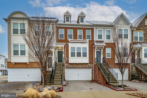 Townhouse For Sale - 9926 Cypress Way<br/> LAUREL, MD 20723