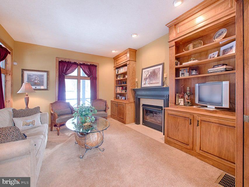 LAKEVIEW ESTATES - Residential