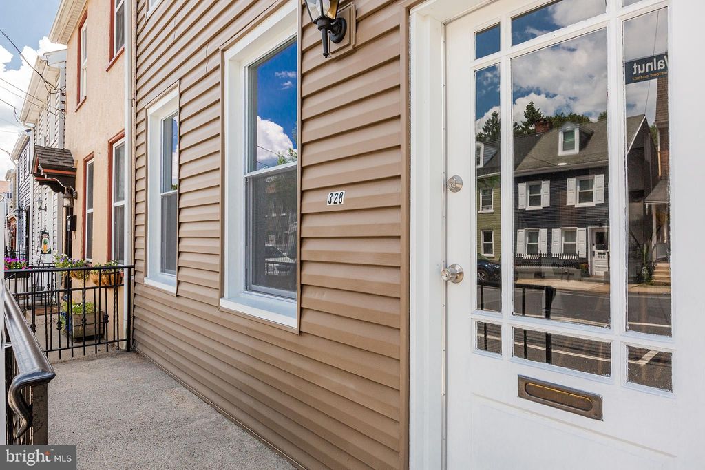 Photo of 328 W WALNUT ST, LANCASTER, PA 17603 (MLS # PALA2021590)