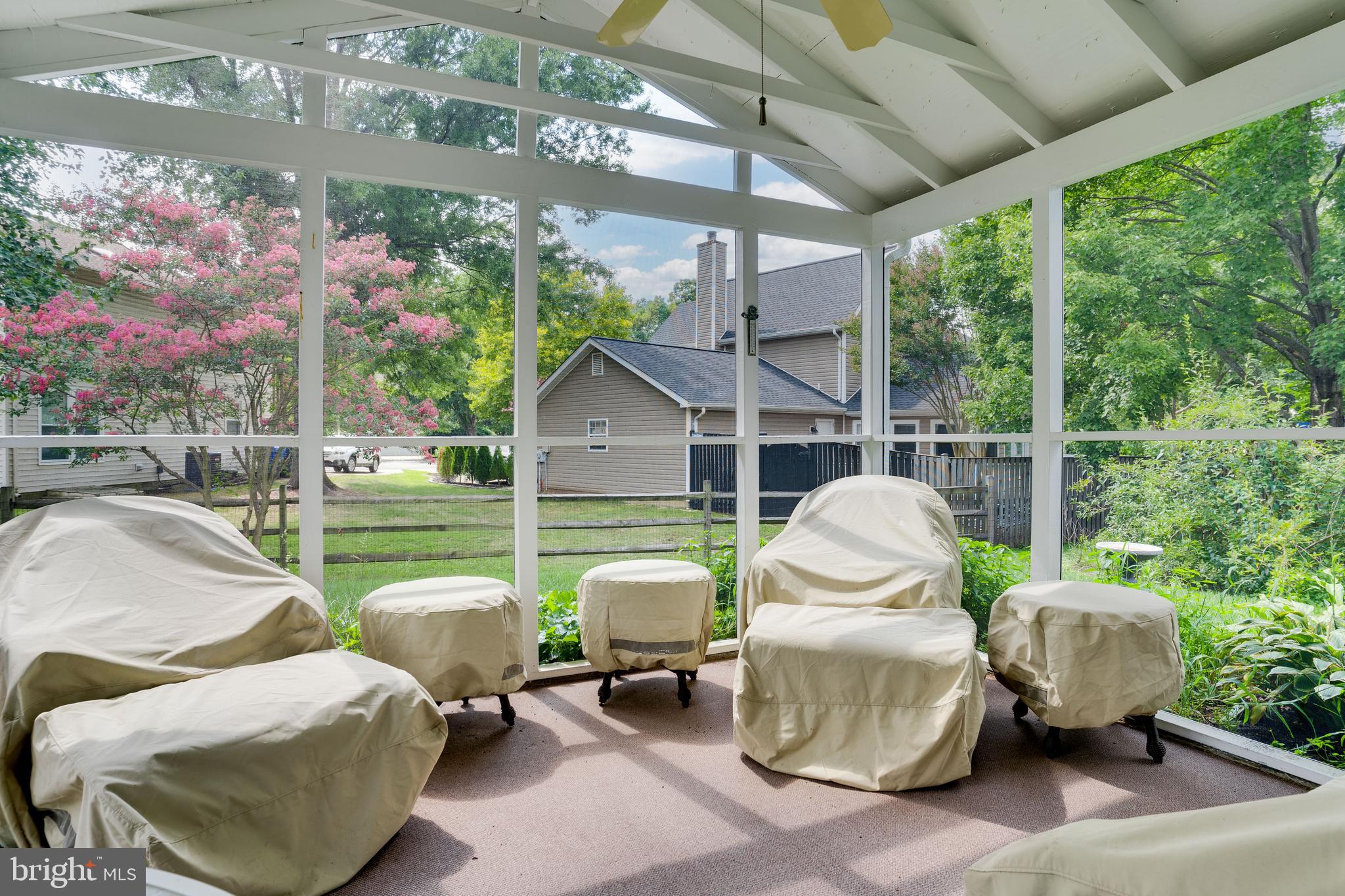 ST CHARLES HAMPSHIRE - Residential