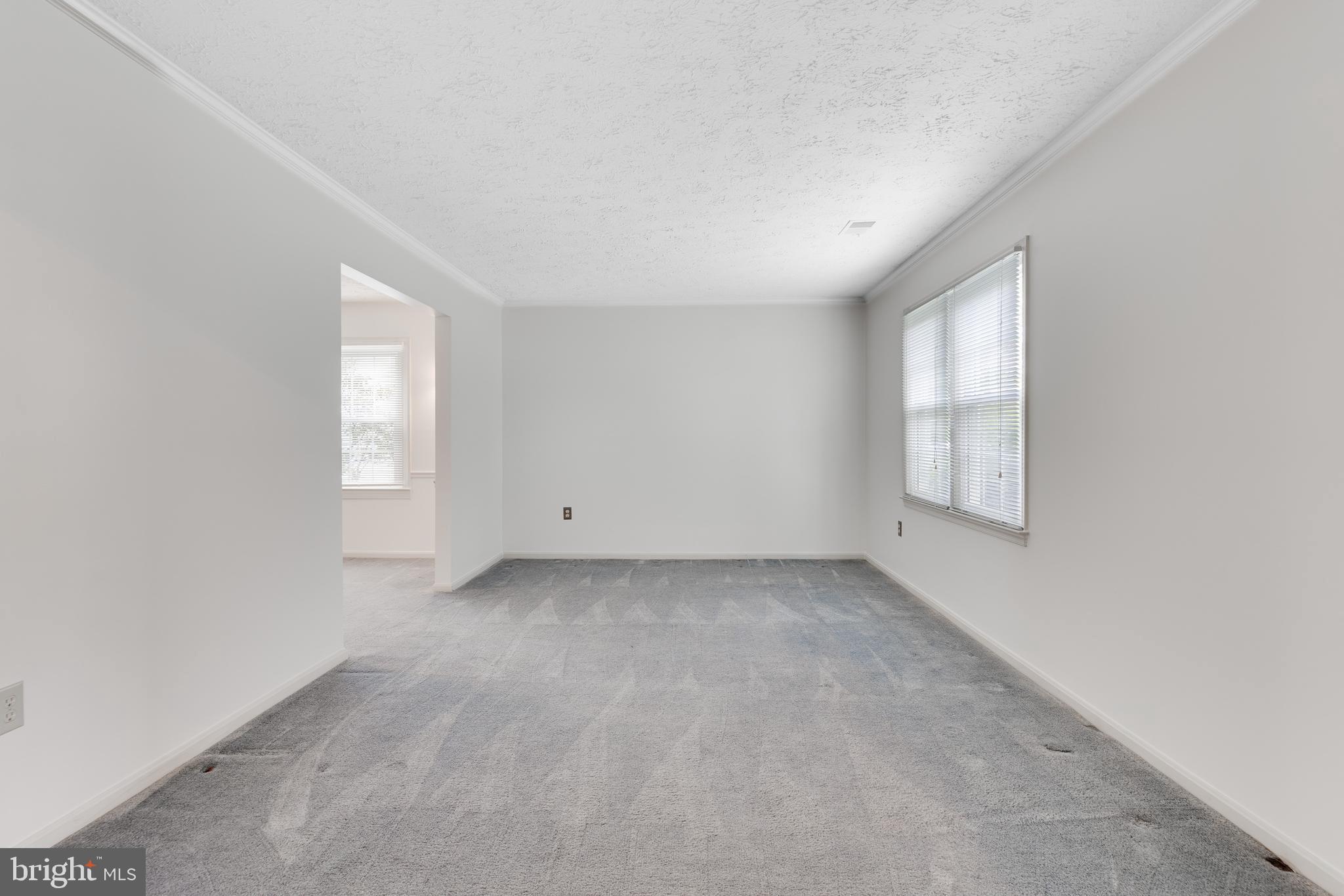 ST CHARLES HAMPSHIRE - Residential