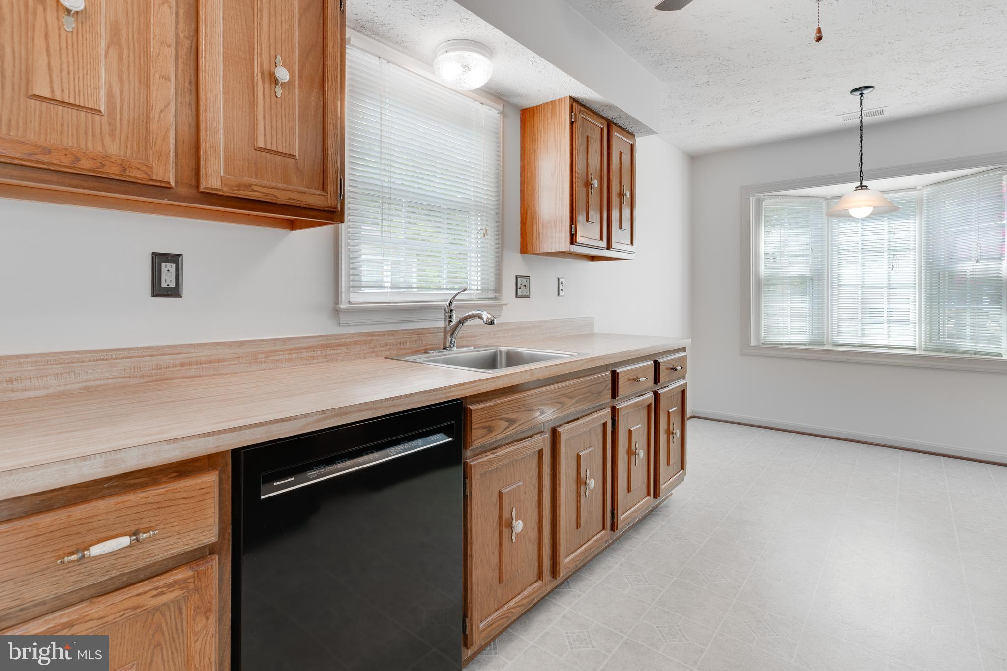 ST CHARLES HAMPSHIRE - Residential